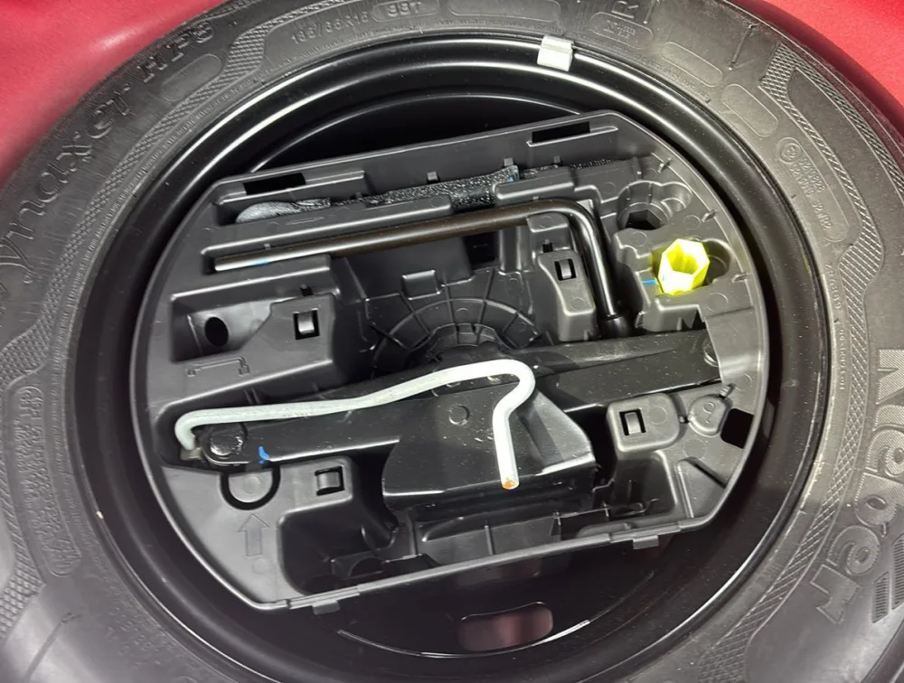 PEUGEOT 208 ALLURE MOONROOF - PRG Motors Ltd