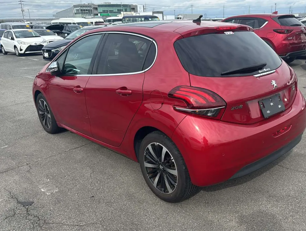 PEUGEOT 208 ALLURE MOONROOF - PRG Motors Ltd