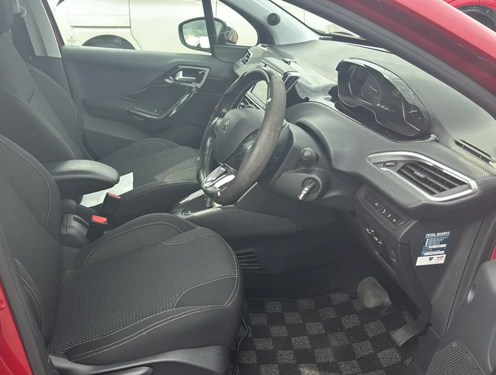 PEUGEOT 208 ALLURE MOONROOF - PRG Motors Ltd