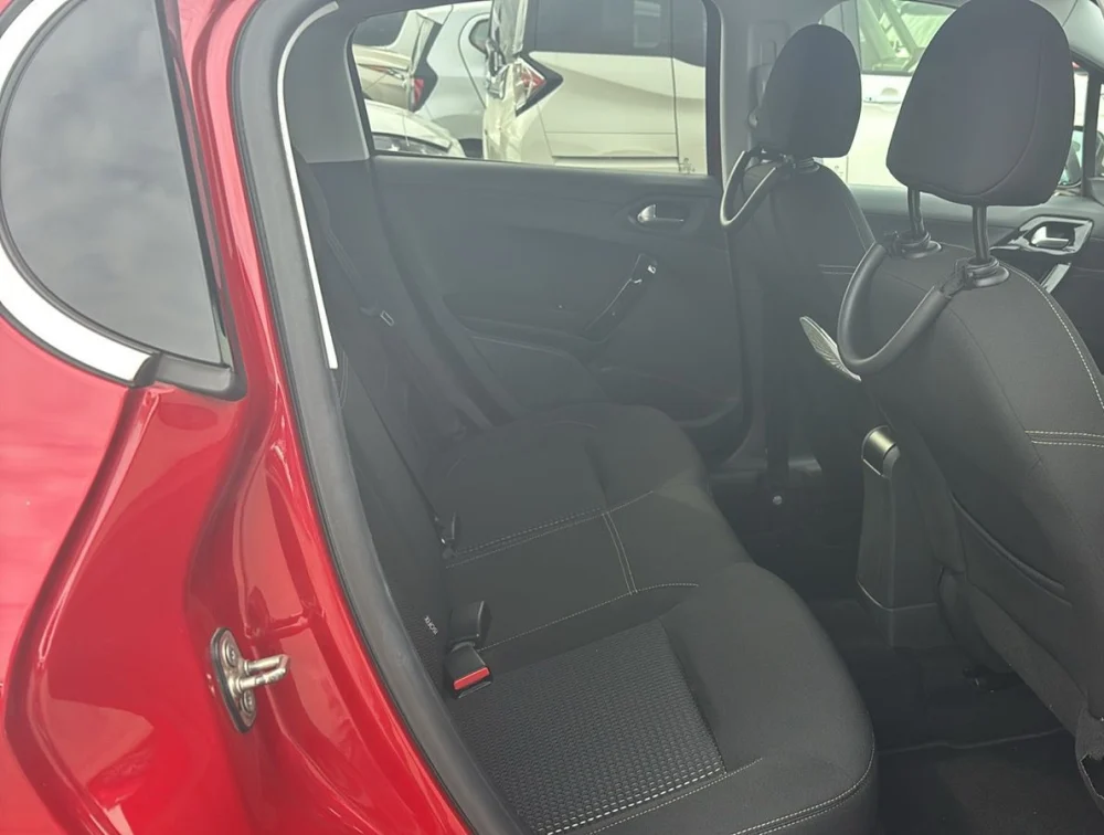 PEUGEOT 208 ALLURE MOONROOF - PRG Motors Ltd