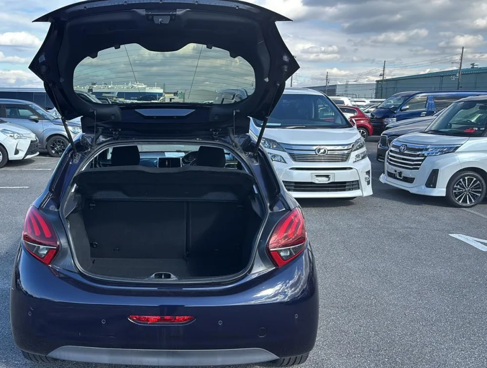 PEUGEOT 208 TECH EDITION - PRG Motors Ltd