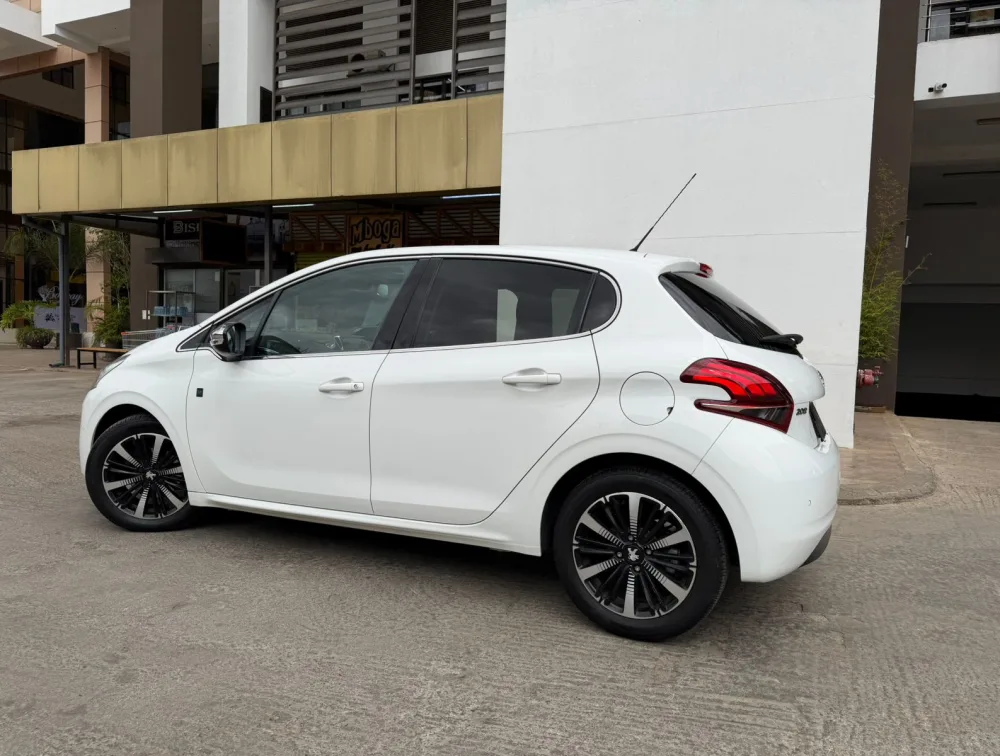 PEUGEOT 208 TECH EDITION - PRG Motors Ltd