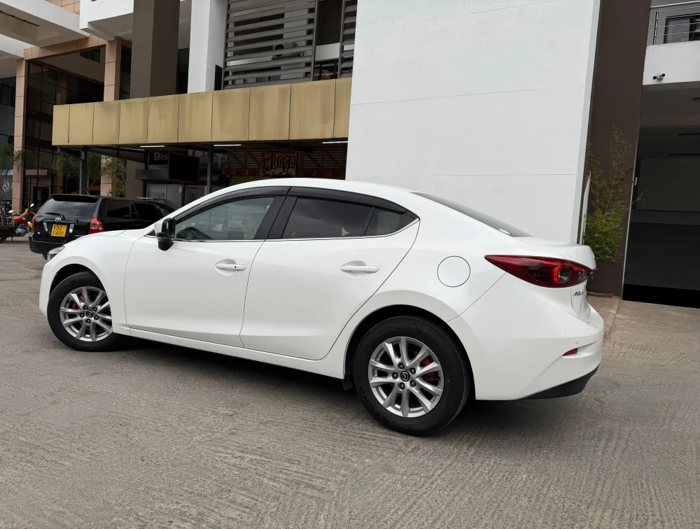 MAZDA AXELA SEDAN - PRG Motors Ltd