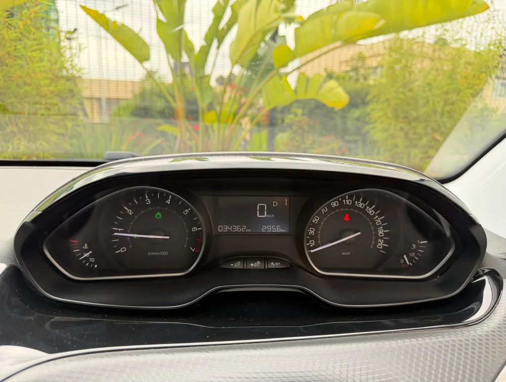 PEUGEOT 208 GTLINE - PRG Motors Ltd