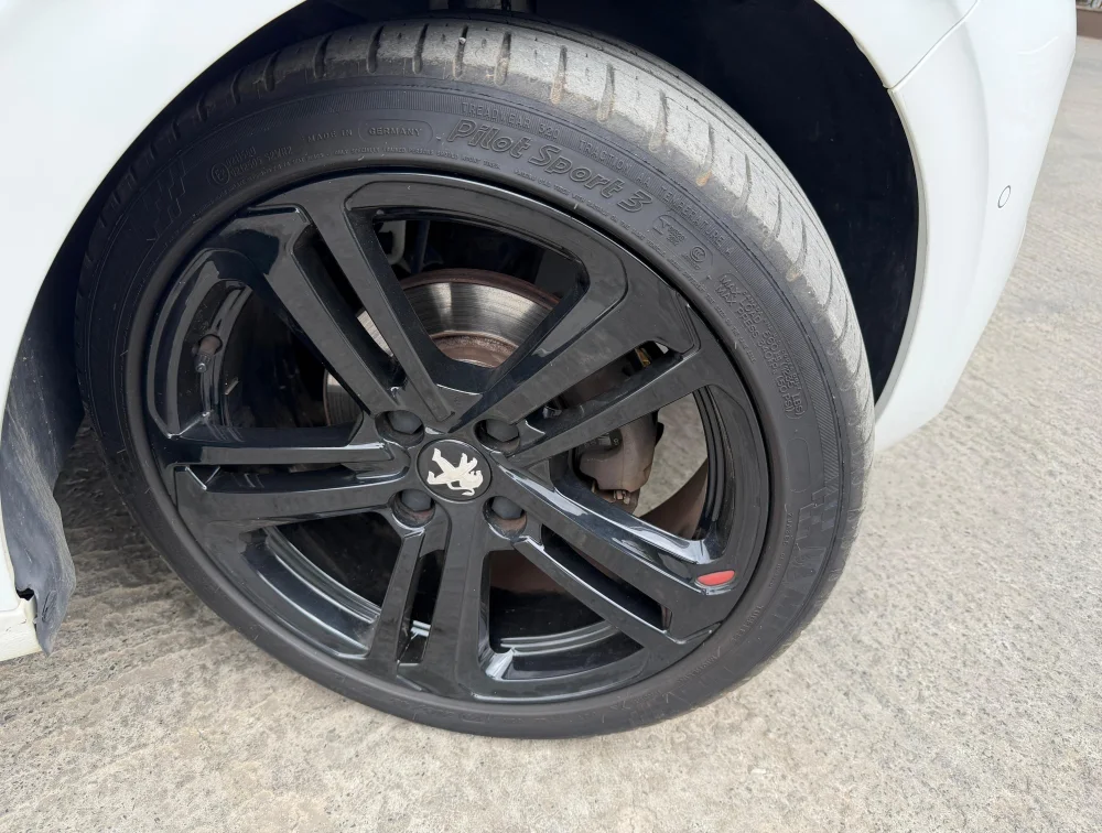 PEUGEOT 208 GTLINE - PRG Motors Ltd