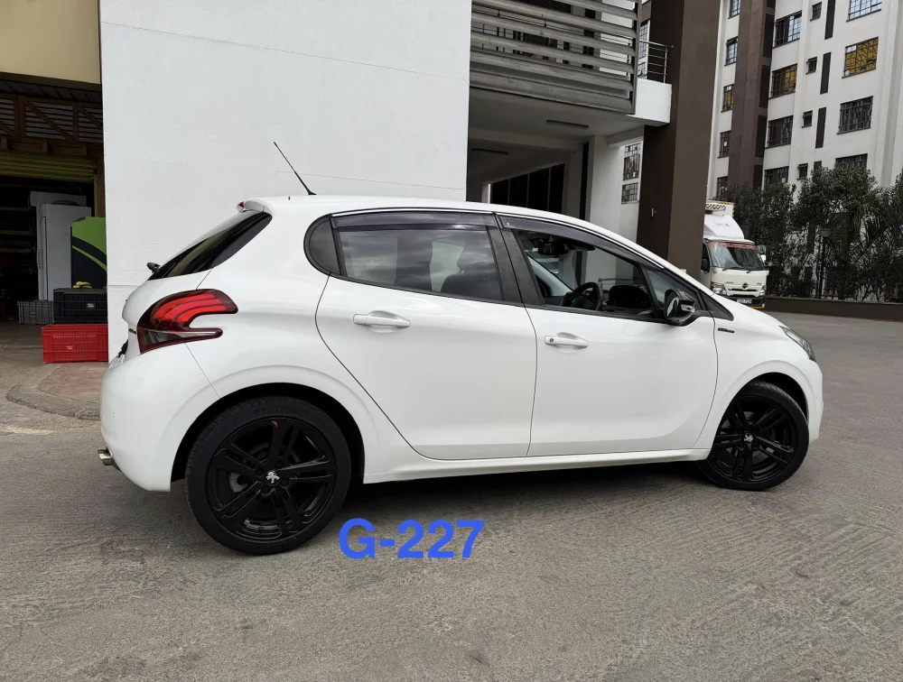 PEUGEOT 208 GTLINE - PRG Motors Ltd