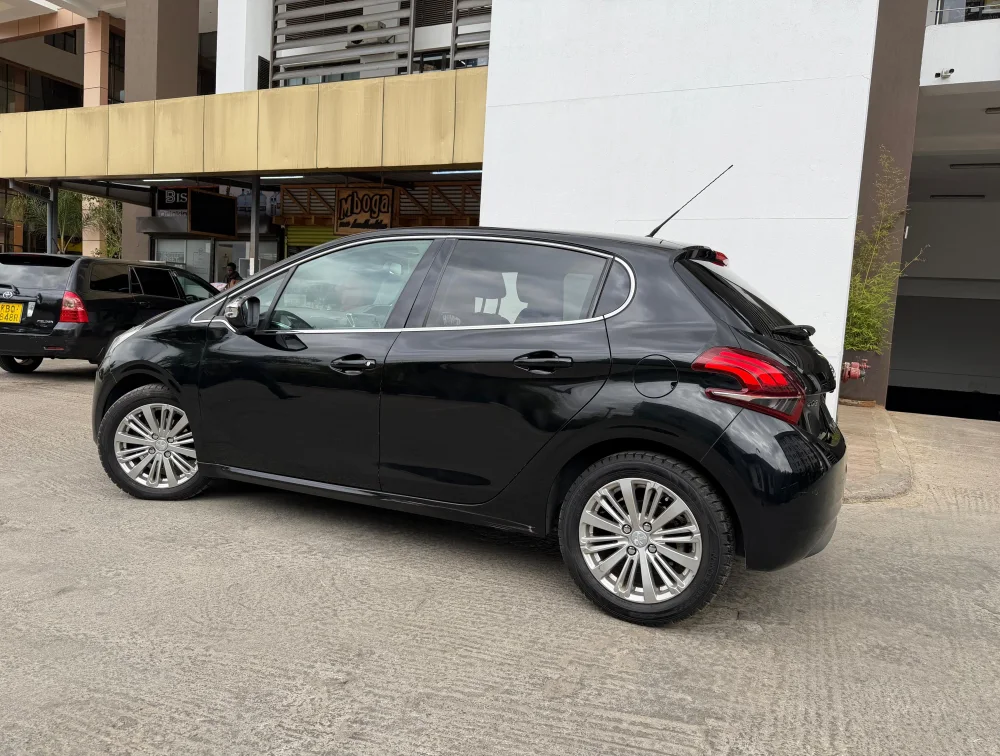 PEUGEOT 208 ALLURE - PRG Motors Ltd