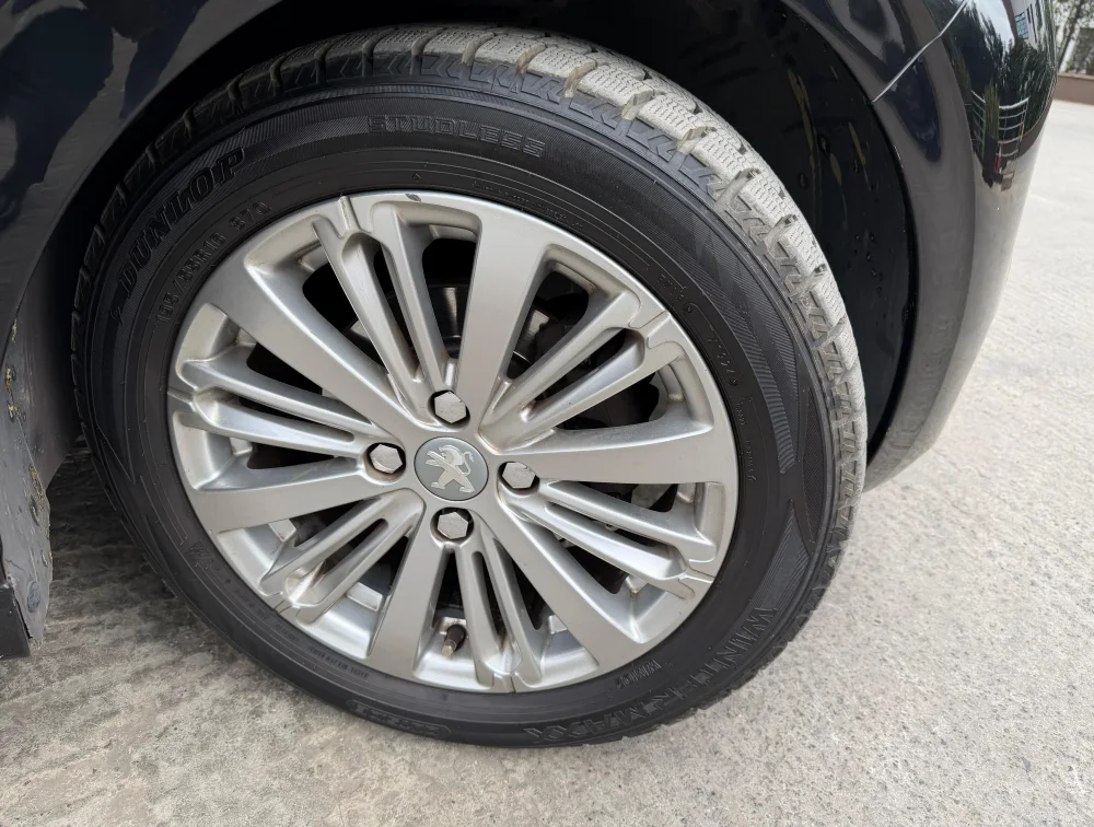 PEUGEOT 208 ALLURE - PRG Motors Ltd