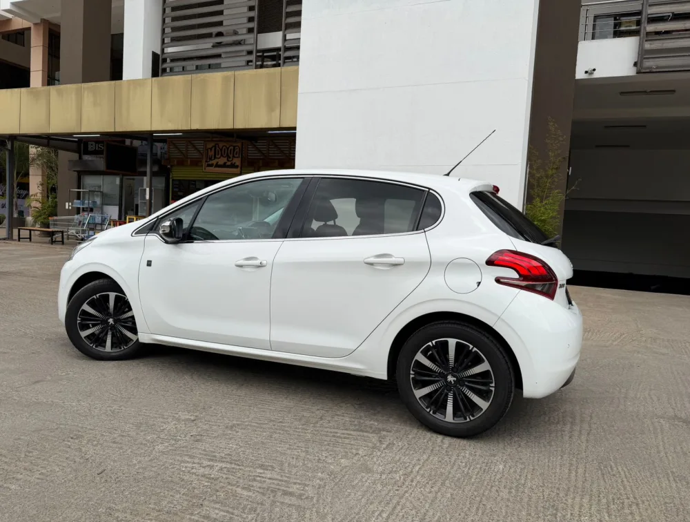 PEUGEOT 208 TECH EDITION - PRG Motors Ltd