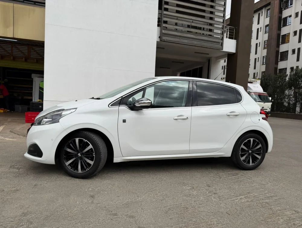 PEUGEOT 208 TECH EDITION - PRG Motors Ltd