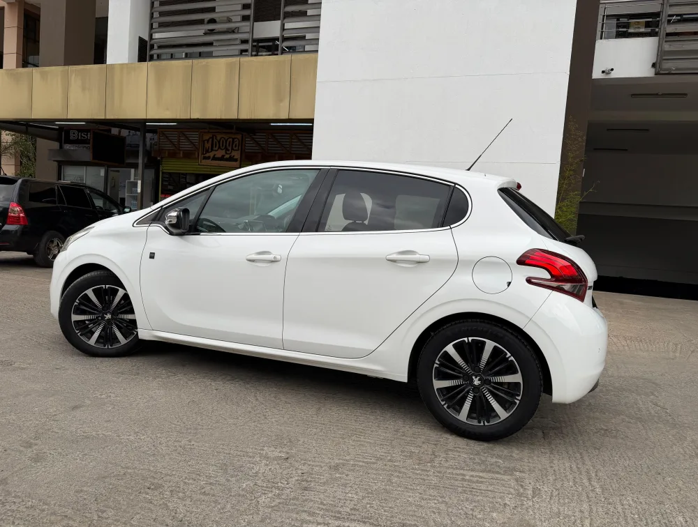 PEUGEOT 208 TECH PACK EDITION - PRG Motors Ltd
