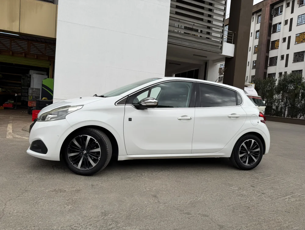 PEUGEOT 208 TECH PACK EDITION - PRG Motors Ltd