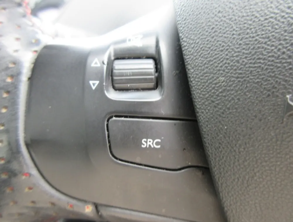 PEUGEOT 2008 GTLINE MOONROOF - PRG Motors Ltd