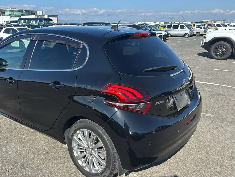 PEUGEOT 208 ALLURE - PRG Motors Ltd