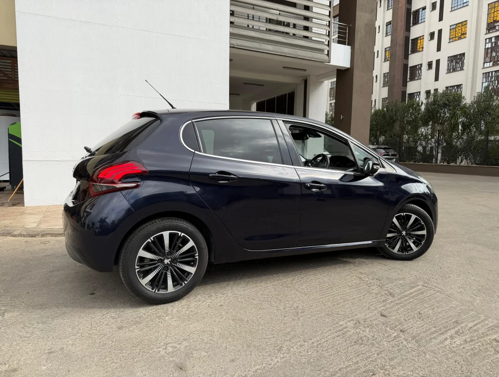 PEUGEOT 208 ALLURE FUN EDITION - PRG Motors Ltd