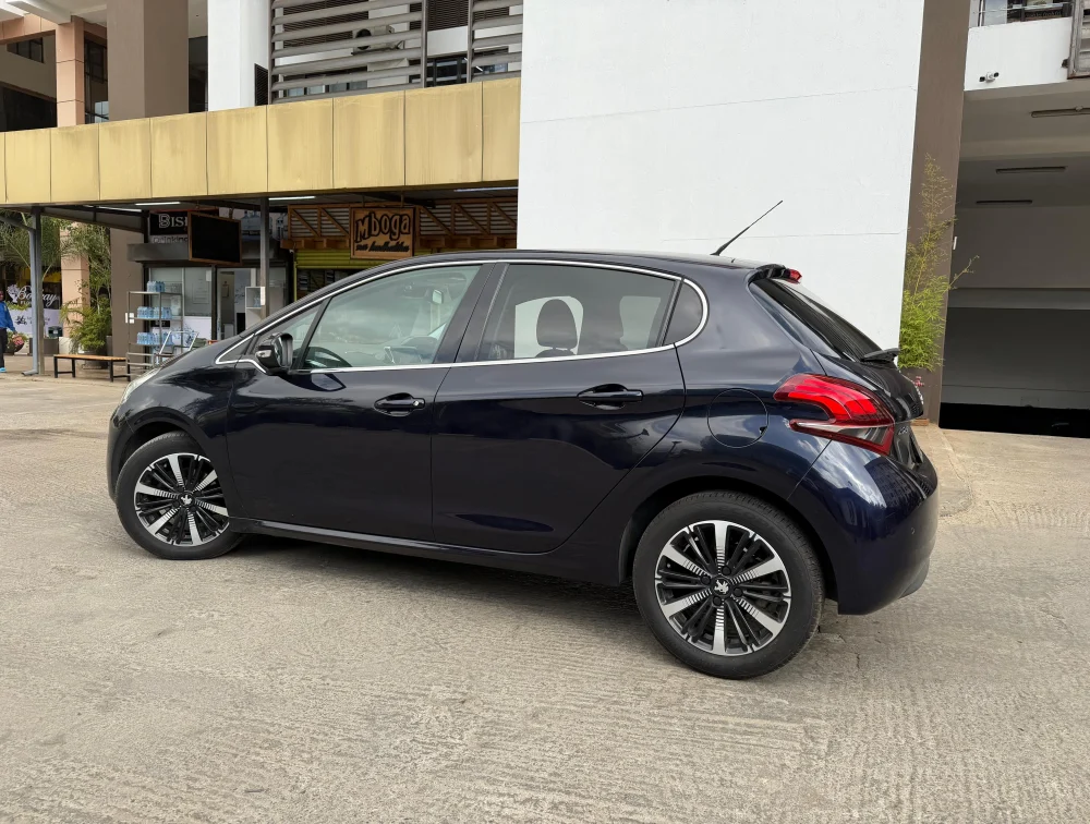 PEUGEOT 208 ALLURE FUN EDITION - PRG Motors Ltd