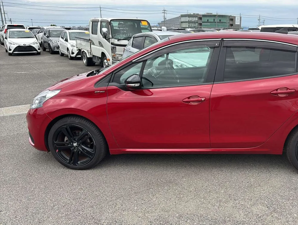 PEUGEOT 208 GTLINE - PRG Motors Ltd