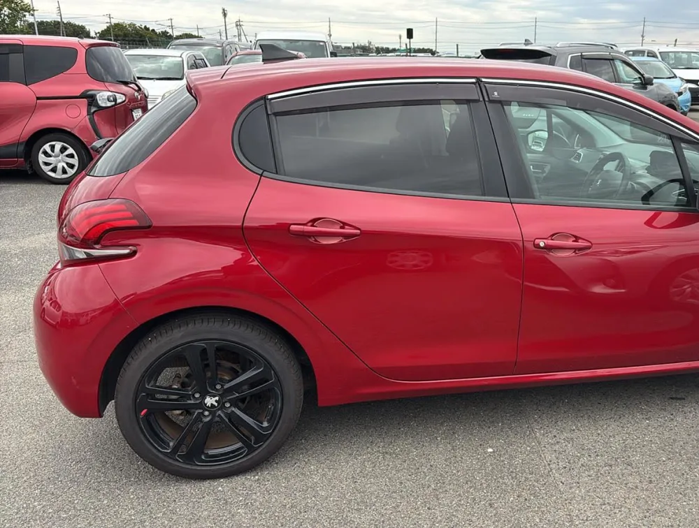 PEUGEOT 208 GTLINE - PRG Motors Ltd