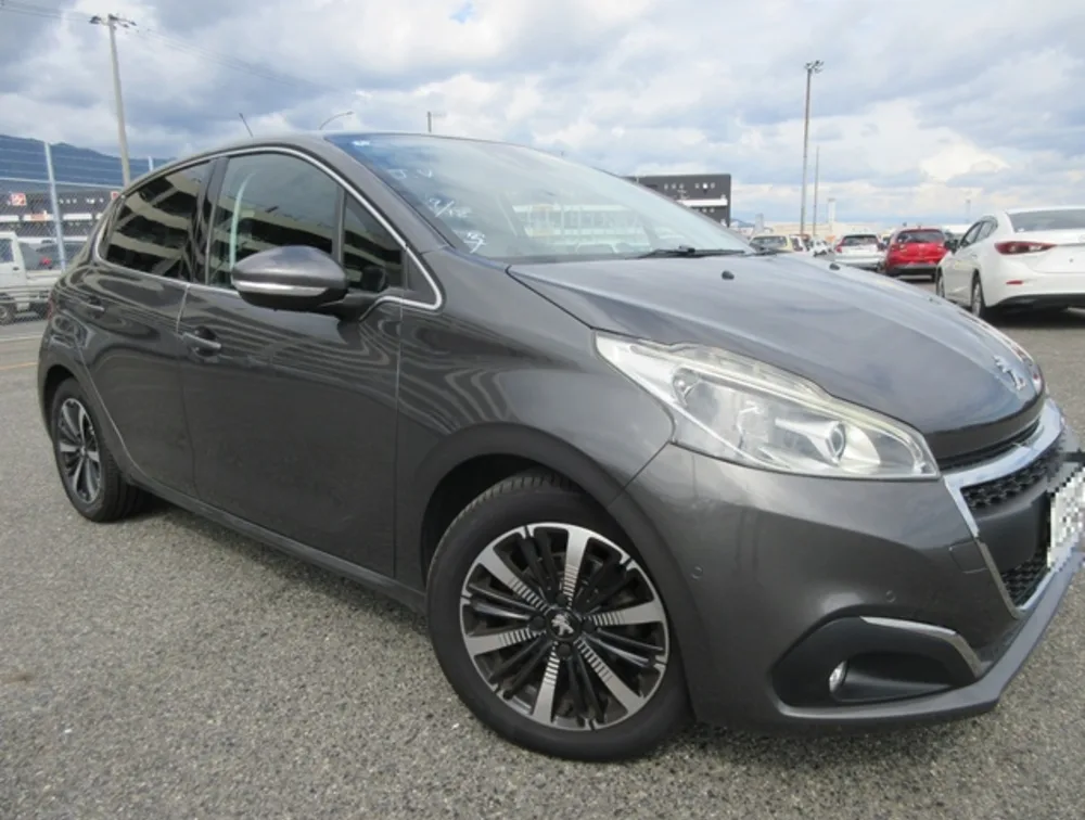 PEUGEOT 208 ALLURE FUN EDITION