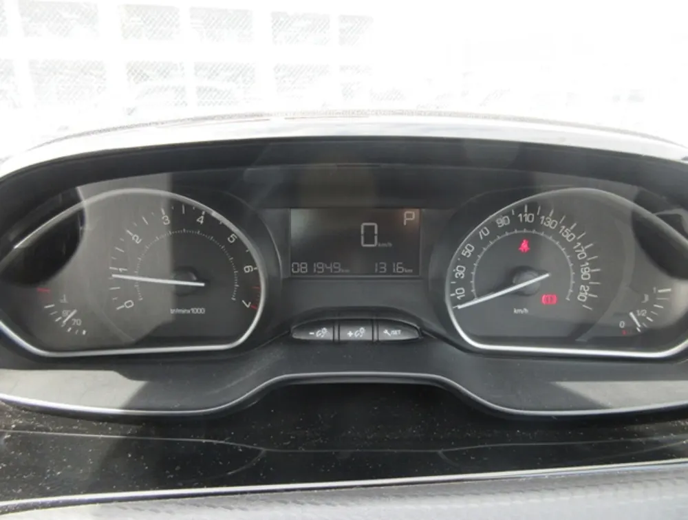 PEUGEOT 208 ALLURE FUN EDITION - PRG Motors Ltd