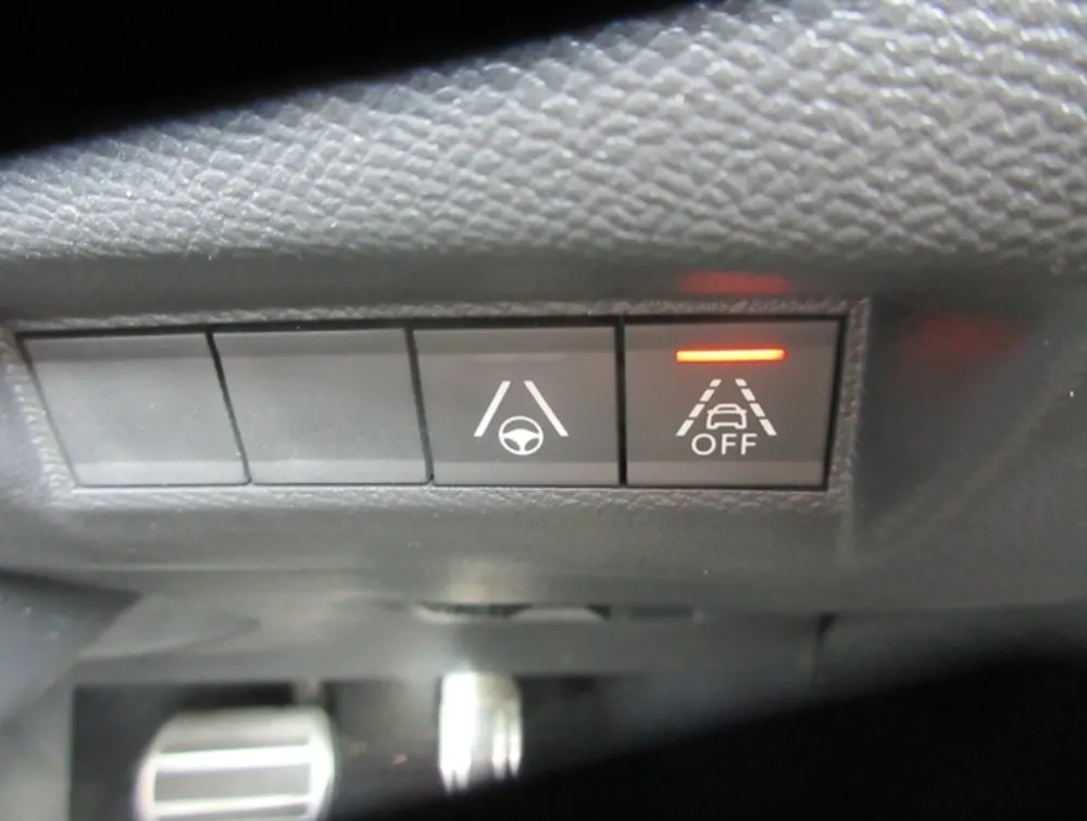 PEUGEOT 208 GTLINE NEWSHAPE - PRG Motors Ltd