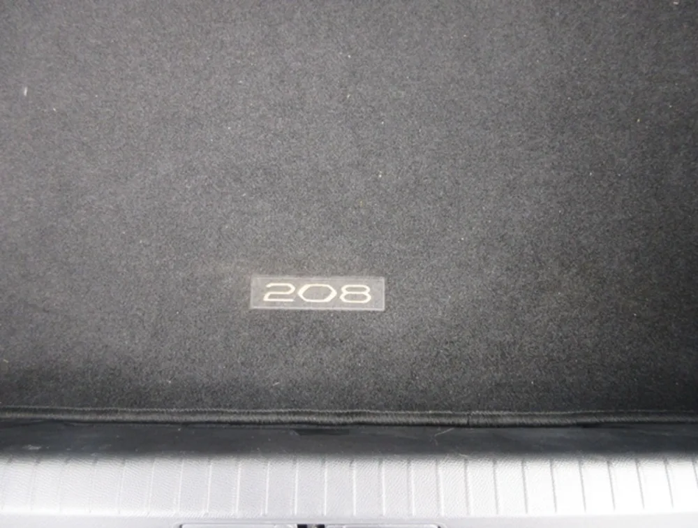 PEUGEOT 208 GTLINE MOONROOF NEWSHAPE - PRG Motors Ltd