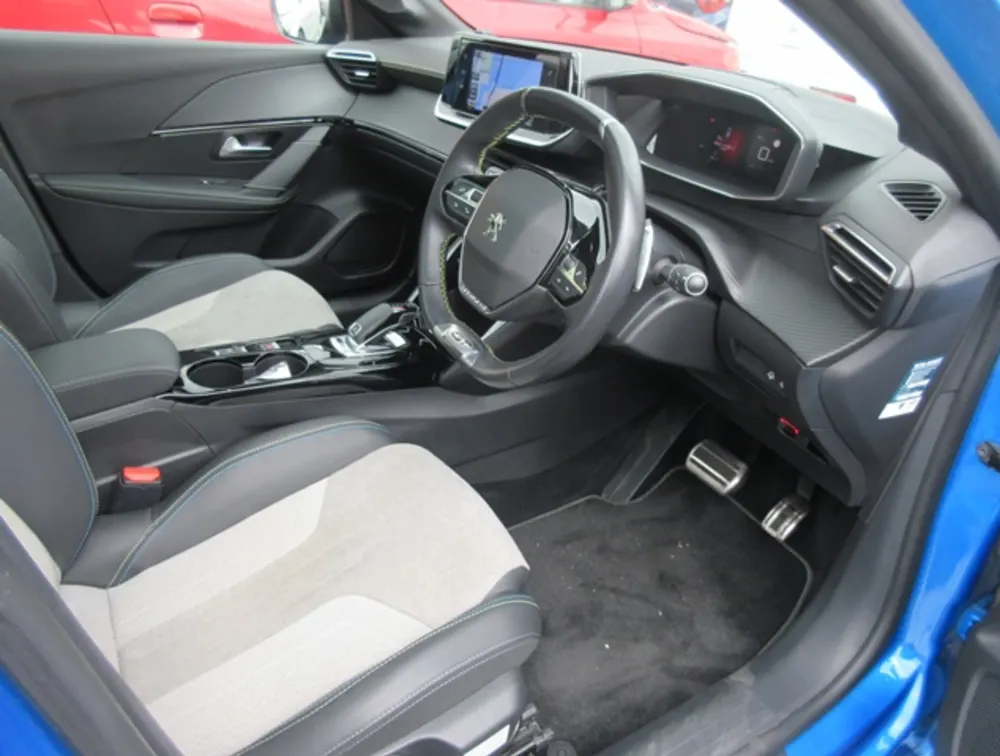 PEUGEOT 208 GTLINE MOONROOF NEWSHAPE - PRG Motors Ltd