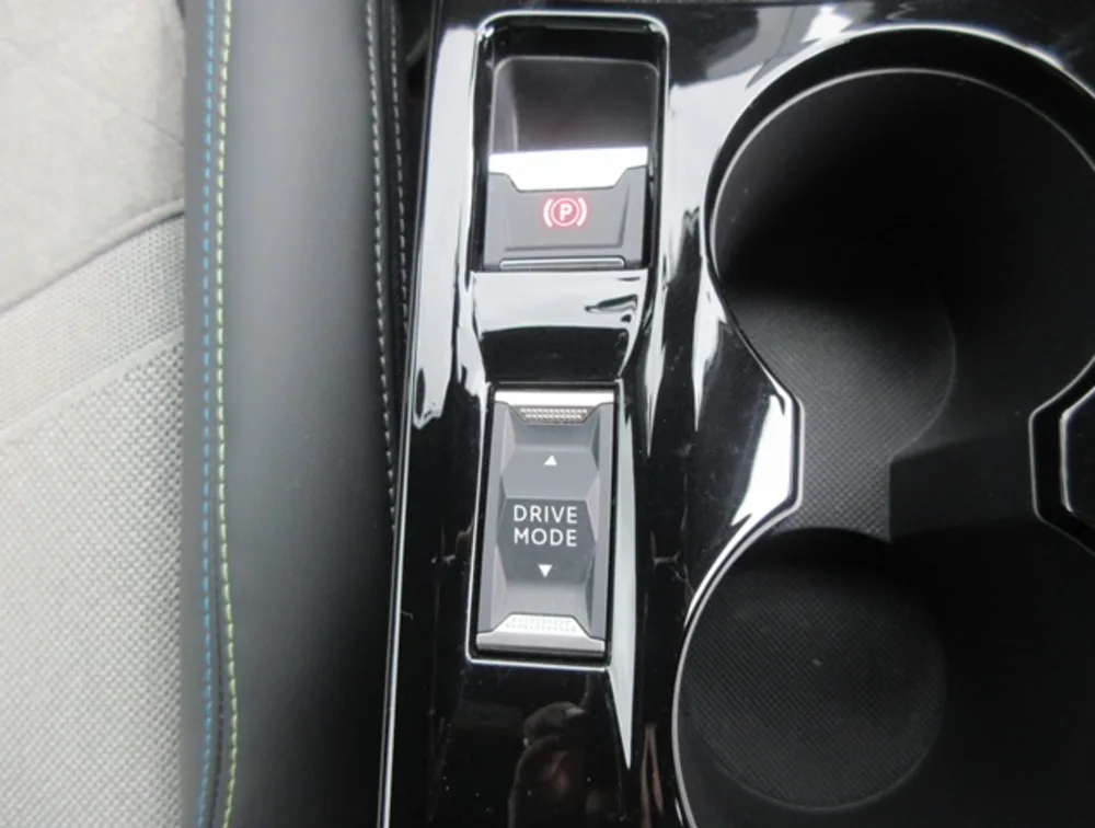 PEUGEOT 208 GTLINE MOONROOF NEWSHAPE - PRG Motors Ltd