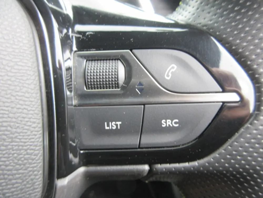 PEUGEOT 208 GTLINE MOONROOF NEWSHAPE - PRG Motors Ltd