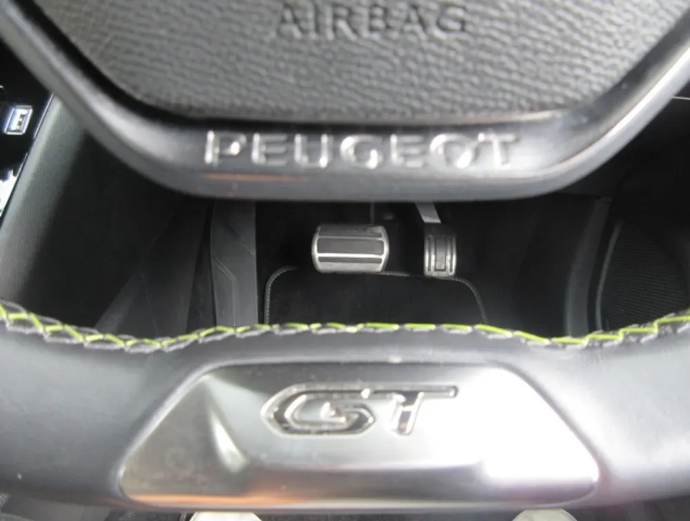 PEUGEOT 208 GTLINE MOONROOF NEWSHAPE - PRG Motors Ltd