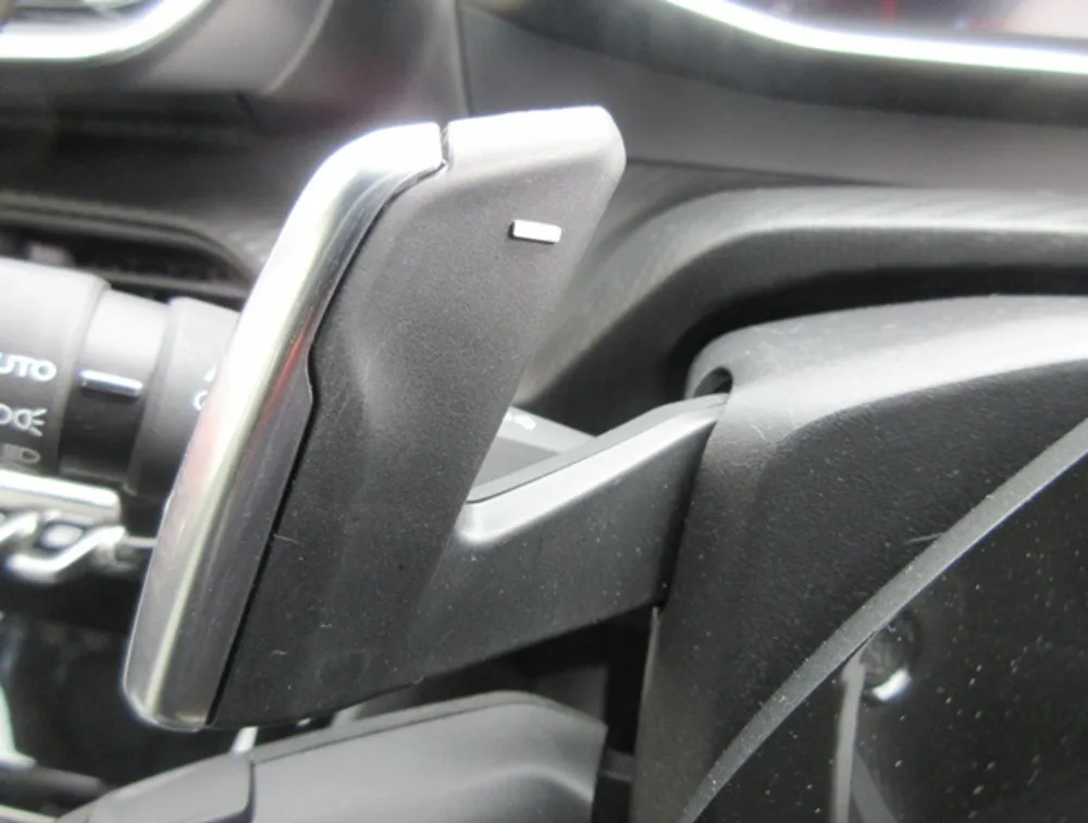 PEUGEOT 208 GTLINE MOONROOF NEWSHAPE - PRG Motors Ltd