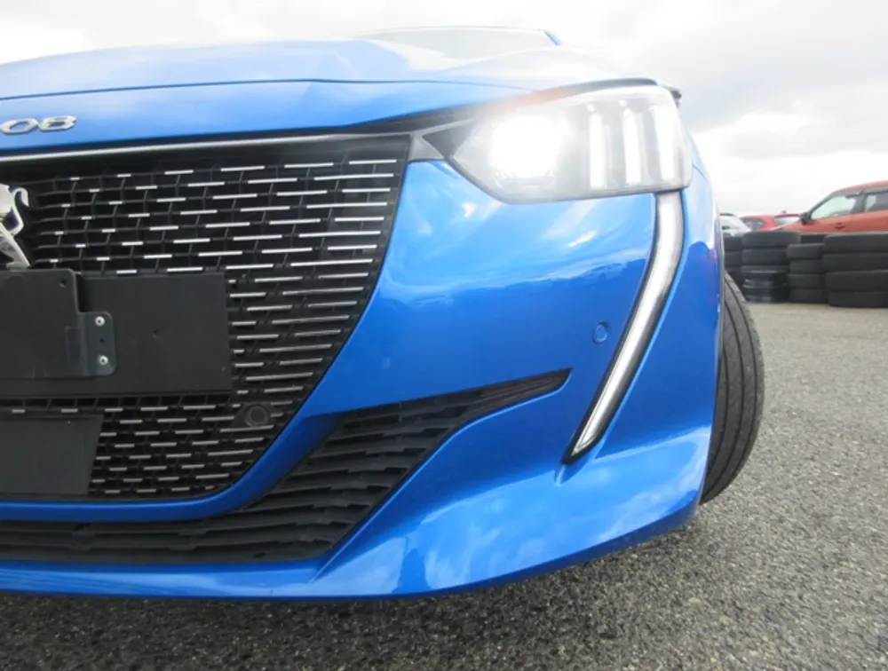 PEUGEOT 208 GTLINE MOONROOF NEWSHAPE - PRG Motors Ltd