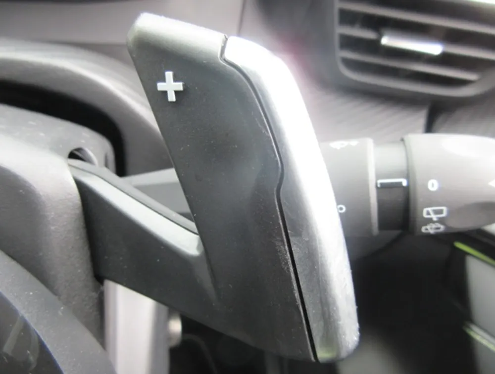 PEUGEOT 208 GTLINE MOONROOF NEWSHAPE - PRG Motors Ltd