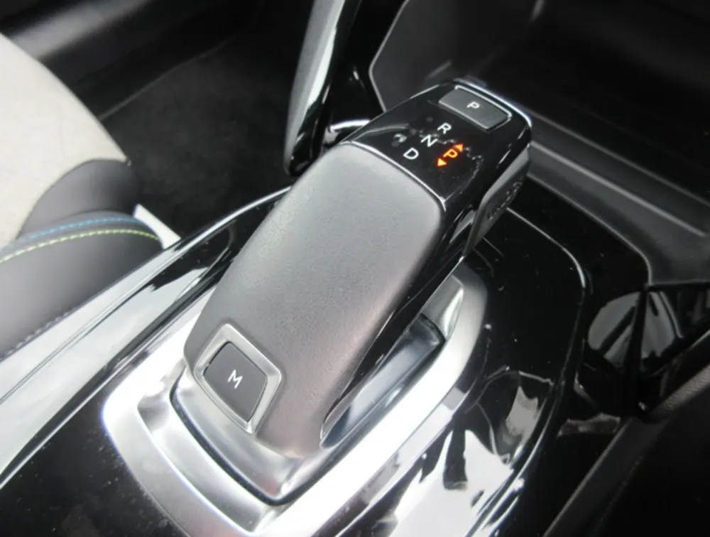 PEUGEOT 208 GTLINE MOONROOF NEWSHAPE - PRG Motors Ltd