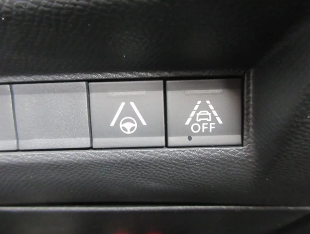 PEUGEOT 208 GTLINE MOONROOF NEWSHAPE - PRG Motors Ltd