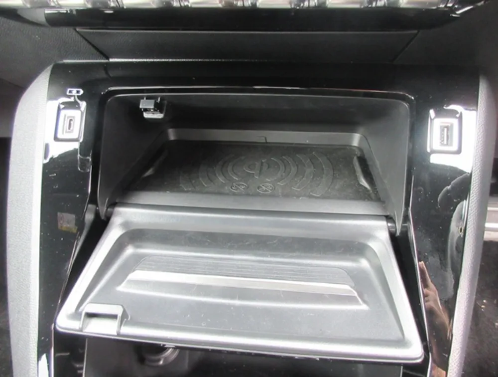 PEUGEOT 208 GTLINE MOONROOF NEWSHAPE - PRG Motors Ltd