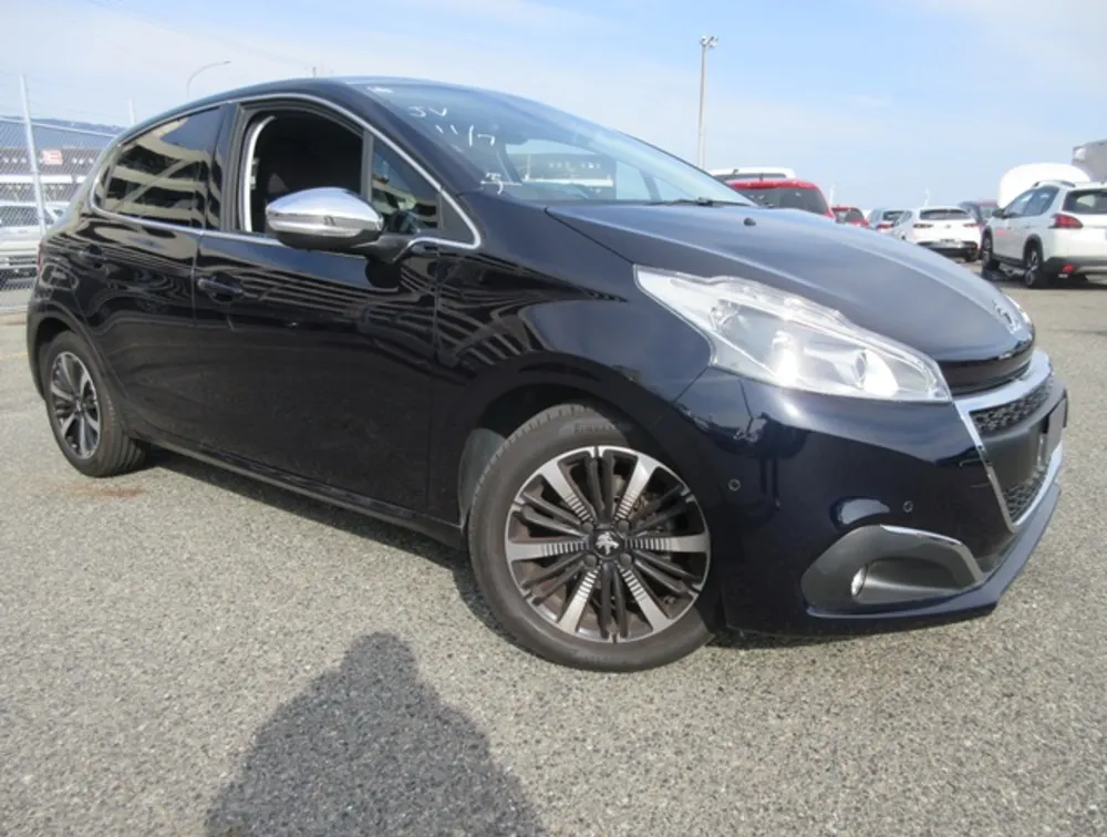 PEUGEOT 208 ALLURE FUN EDITION MOONROOF