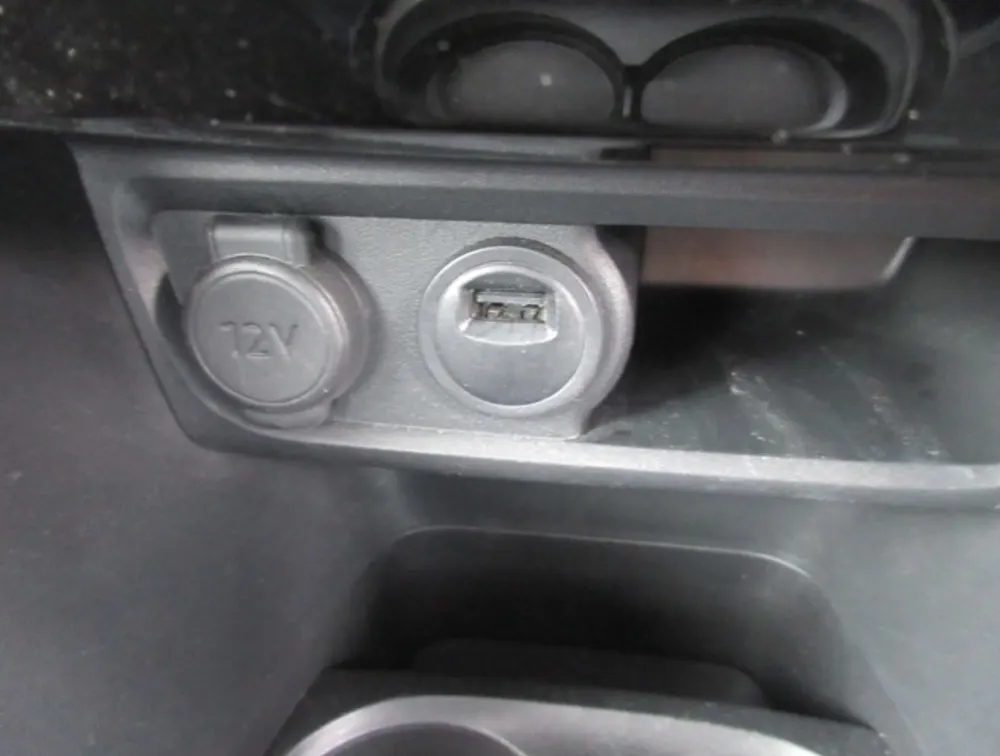 PEUGEOT 208 ALLURE FUN EDITION MOONROOF - PRG Motors Ltd