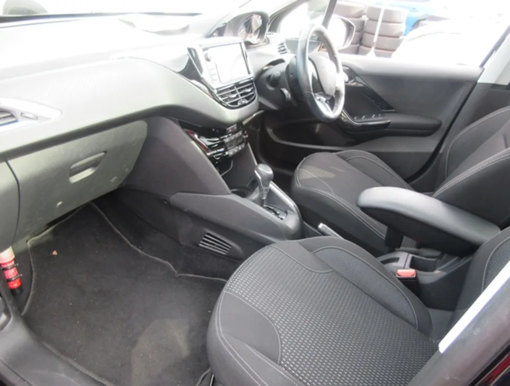 PEUGEOT 208 ALLURE FUN EDITION MOONROOF - PRG Motors Ltd