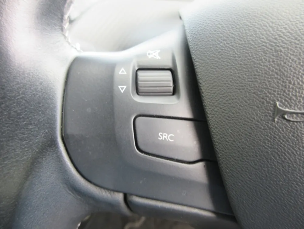 PEUGEOT 208 ALLURE FUN EDITION MOONROOF - PRG Motors Ltd