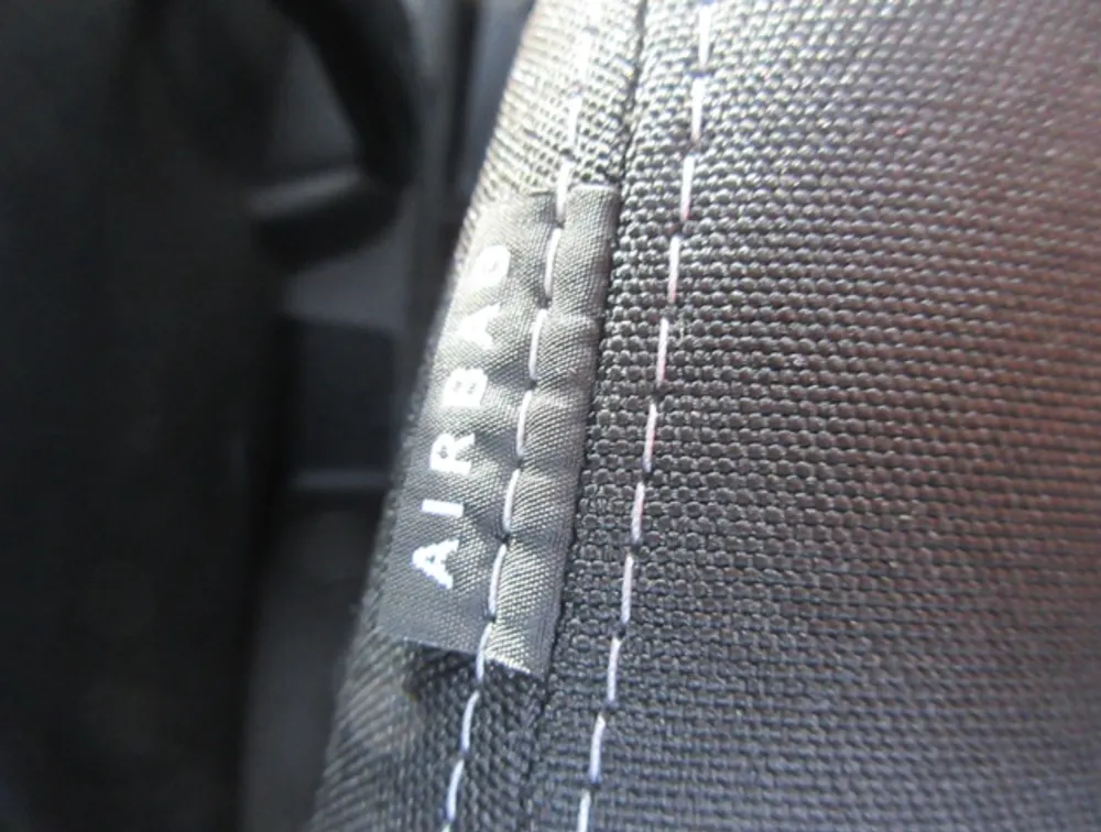 PEUGEOT 208 ALLURE FUN EDITION MOONROOF - PRG Motors Ltd