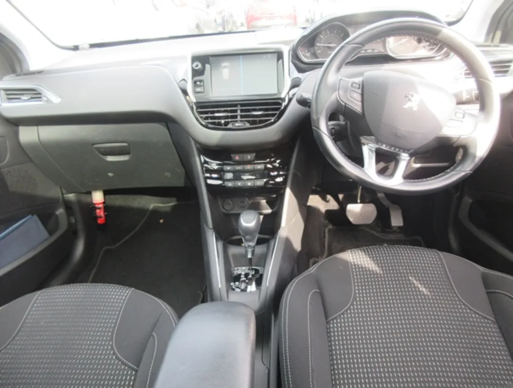 PEUGEOT 208 ALLURE FUN EDITION MOONROOF - PRG Motors Ltd