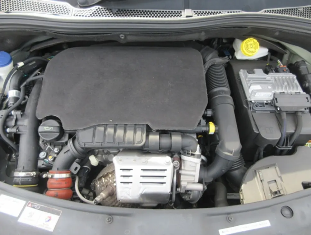 PEUGEOT 208 ALLURE FUN EDITION MOONROOF - PRG Motors Ltd