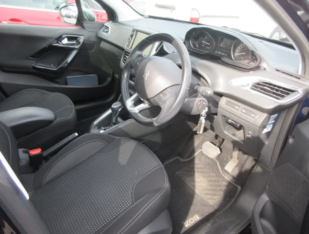 PEUGEOT 208 ALLURE FUN EDITION MOONROOF - PRG Motors Ltd