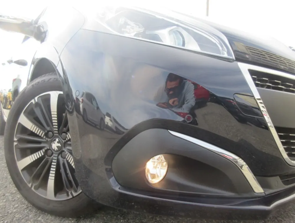 PEUGEOT 208 ALLURE FUN EDITION MOONROOF - PRG Motors Ltd