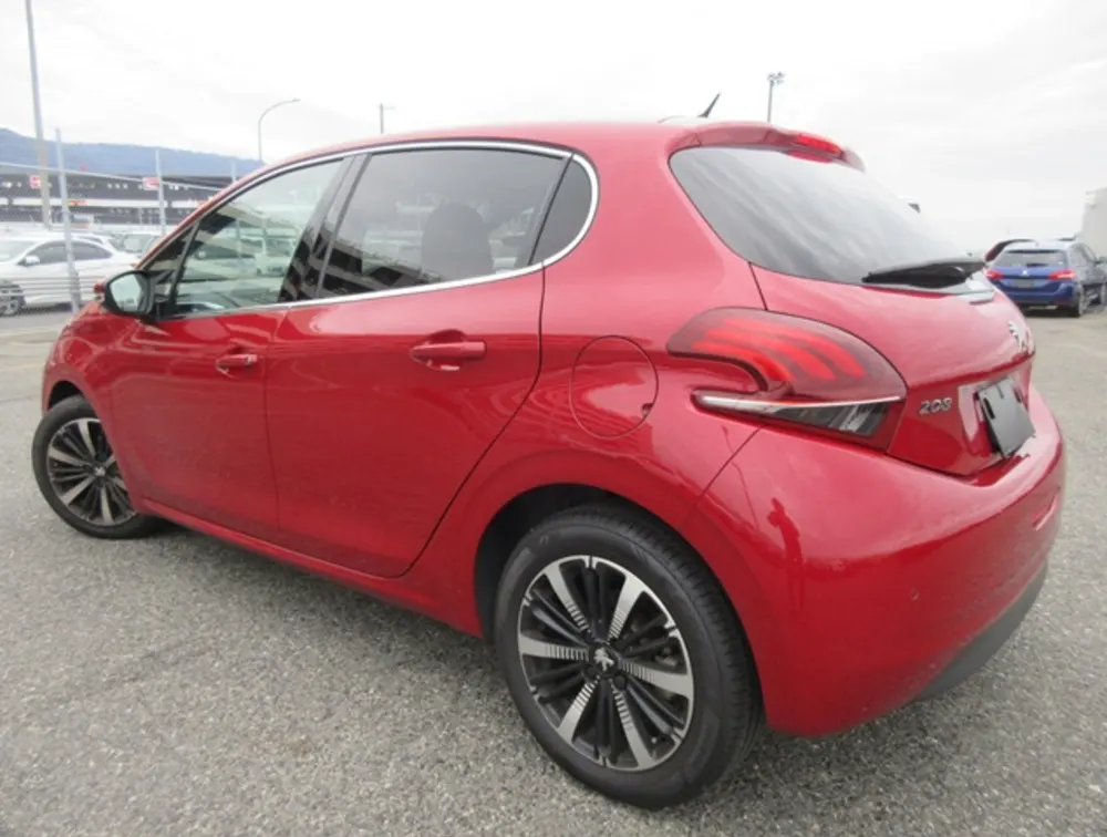 PEUGEOT 208 ALLURE FUN EDITION MOONROOF - PRG Motors Ltd