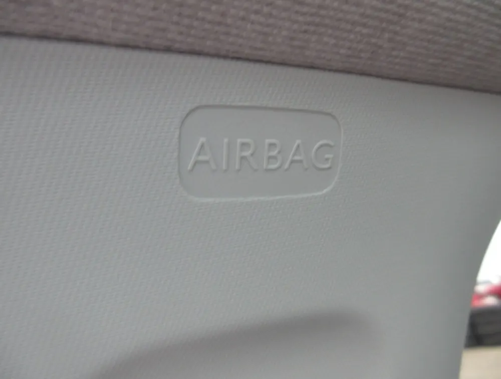 PEUGEOT 208 ALLURE FUN EDITION MOONROOF - PRG Motors Ltd