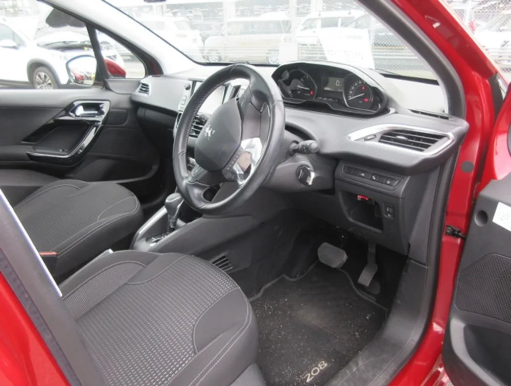 PEUGEOT 208 ALLURE FUN EDITION MOONROOF - PRG Motors Ltd