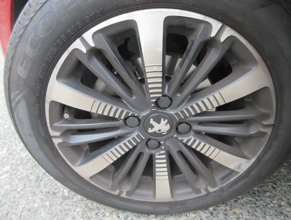 PEUGEOT 208 ALLURE FUN EDITION MOONROOF - PRG Motors Ltd