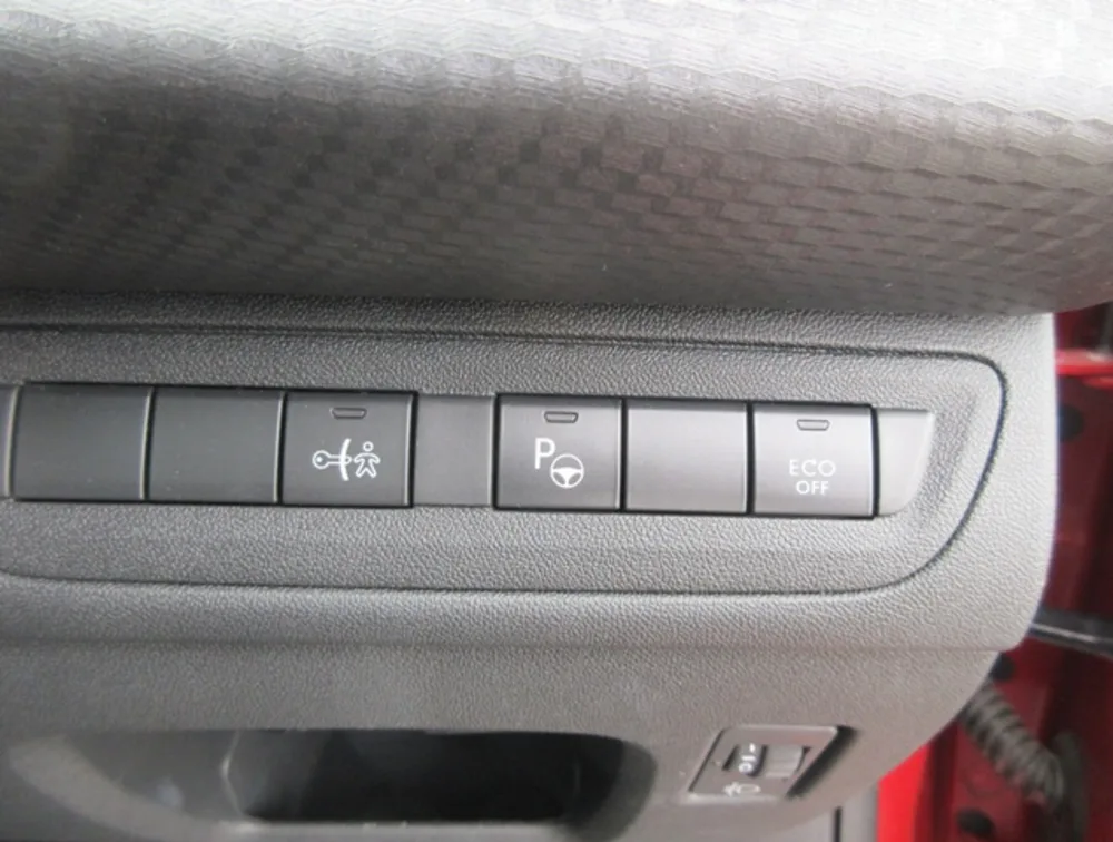 PEUGEOT 208 ALLURE FUN EDITION MOONROOF - PRG Motors Ltd